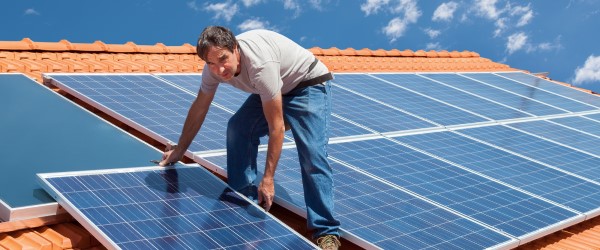 découvrez les prévisions et tendances concernant le coût de l'installation photovoltaïque en 2025. informez-vous sur les facteurs influençant les prix, les aides financières disponibles et comment investir dans l'énergie solaire devient de plus en plus accessible.