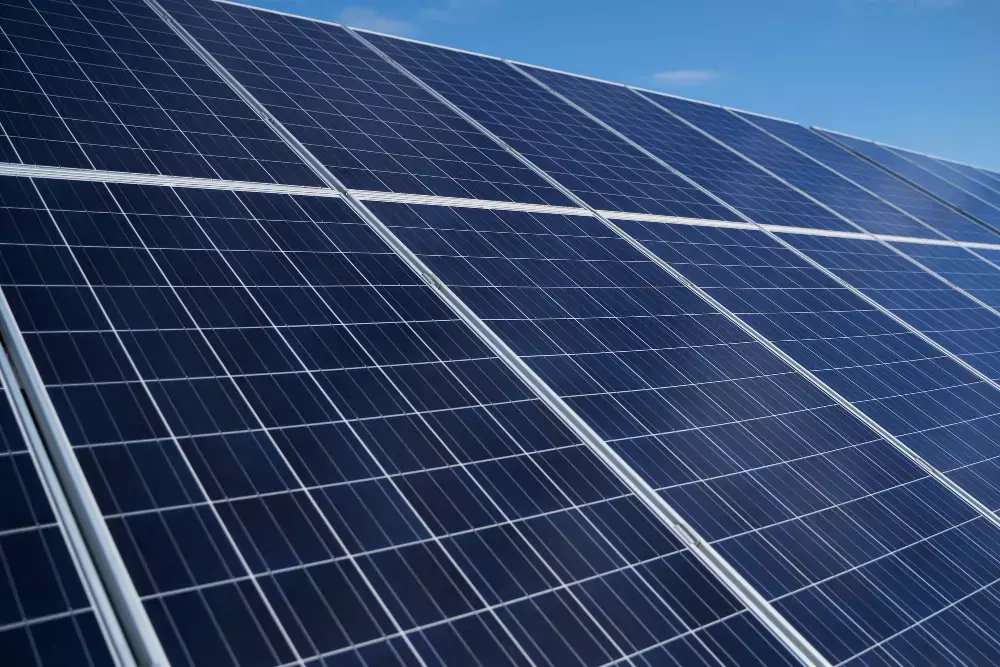 découvrez comment calculer la puissance crête de vos panneaux photovoltaïques pour optimiser votre production d'énergie solaire. suivez nos conseils pratiques et techniques pour maximiser votre rendement énergétique.