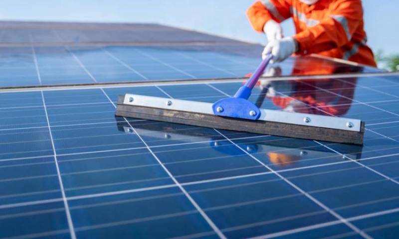 découvrez l'importance de l'entretien photovoltaïque pour maximiser la performance de vos panneaux solaires. notre guide vous explique les étapes essentielles pour assurer leur efficacité et prolonger leur durée de vie. ne laissez pas la saleté et l'usure compromettre votre investissement dans l'énergie renouvelable.
