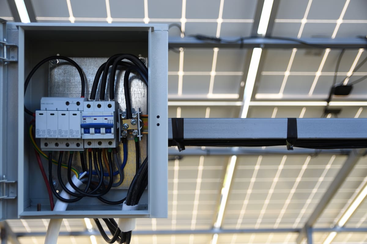 découvrez tout ce qu'il faut savoir sur le branchement photovoltaïque : étapes clés, avantages, et bonnes pratiques pour optimiser votre installation solaire et profiter pleinement de l'énergie renouvelable.