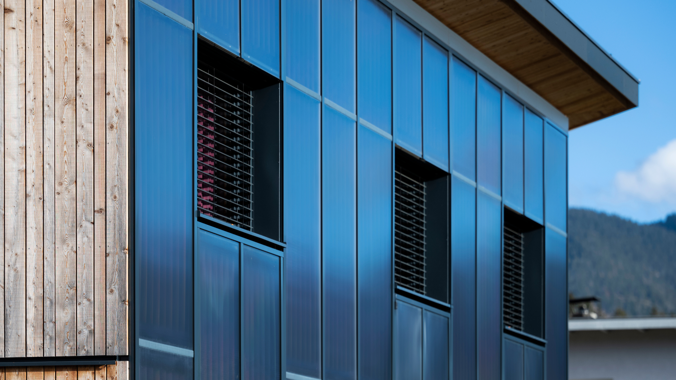 découvrez l'architecture photovoltaïque, une solution innovante combinant design esthétique et production d'énergie renouvelable. explorez comment intégrer des panneaux solaires dans vos projets de construction pour un avenir durable et éco-responsable.