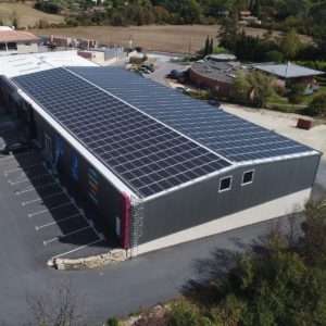 découvrez le coût d'installation d'un système photovoltaïque de 3 kw. évaluez les économies d'énergie, les aides disponibles et les avantages de passer à l'énergie solaire pour votre maison.