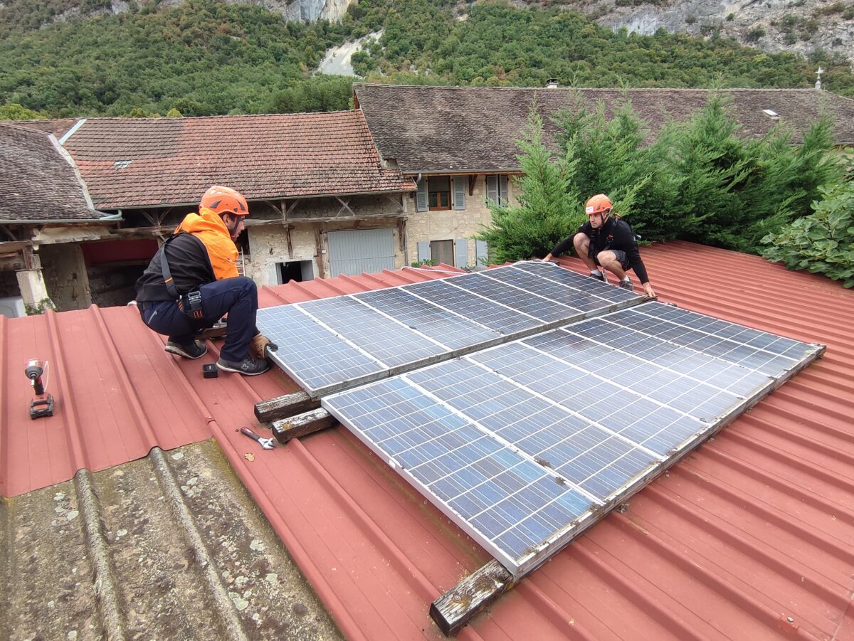 découvrez le coût d'installation d'une installation photovoltaïque de 5 kw. évaluez les dépenses liées à l'achat, à l'installation et aux aides financières disponibles pour rentabiliser votre investissement solaire.