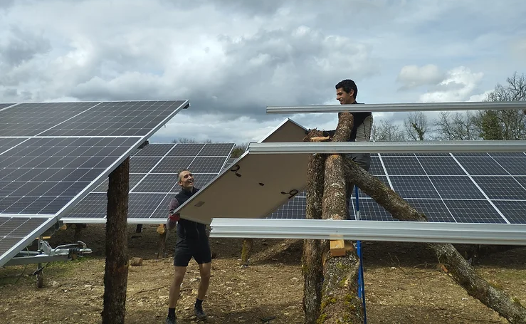 découvrez comment les centrales solaires transforment l'énergie locale et contribuent à un futur durable. explorez les avantages de l'énergie renouvelable pour votre communauté et participez à la transition énergétique.