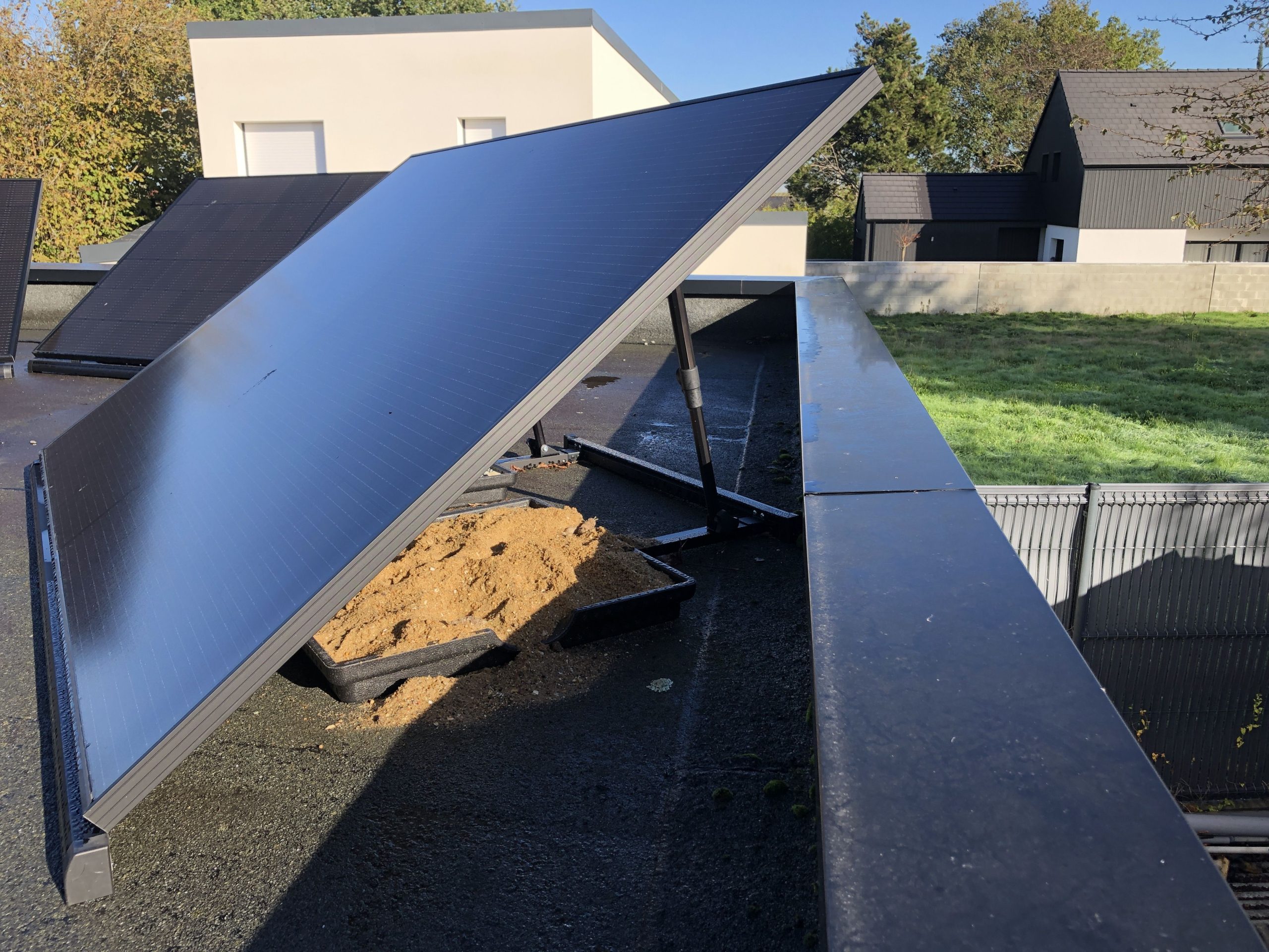 découvrez comment réduire votre facture d'électricité grâce à l'installation de panneaux photovoltaïques. profitez des économies d'énergie et des avantages écologiques de cette solution durable pour votre habitation.