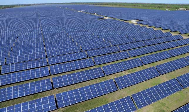 découvrez comment la révolution énergétique solaire transforme notre avenir, en apportant des solutions durables et accessibles pour tous. plongez dans les innovations et les bénéfices d'une énergie propre et renouvelable qui fait évoluer notre société vers un modèle plus respectueux de l'environnement.