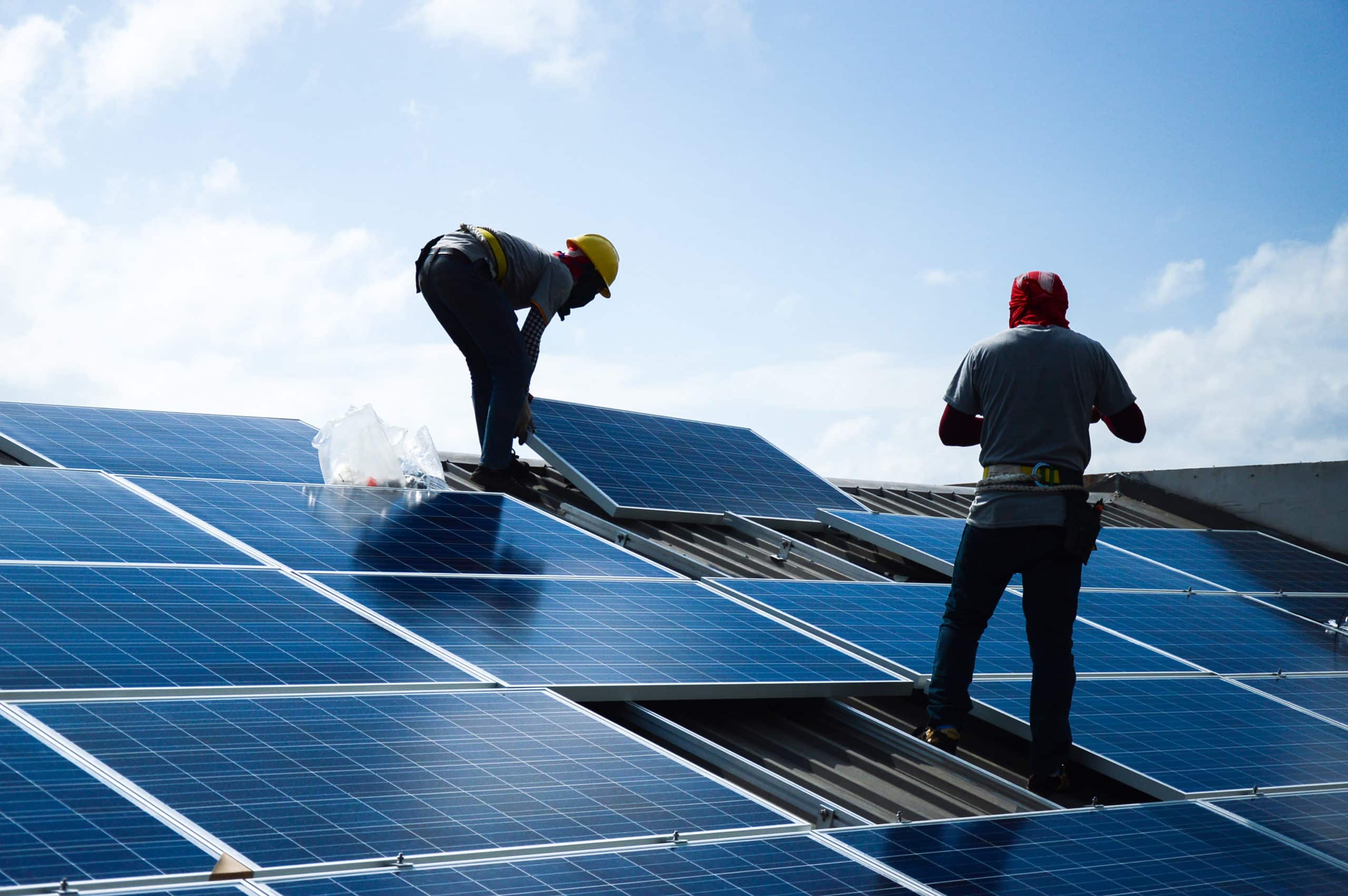 découvrez comment les panneaux photovoltaïques peuvent réduire vos factures d'énergie et vous faire réaliser des économies significatives. explorez les avantages de l'énergie solaire pour votre budget et l'environnement.