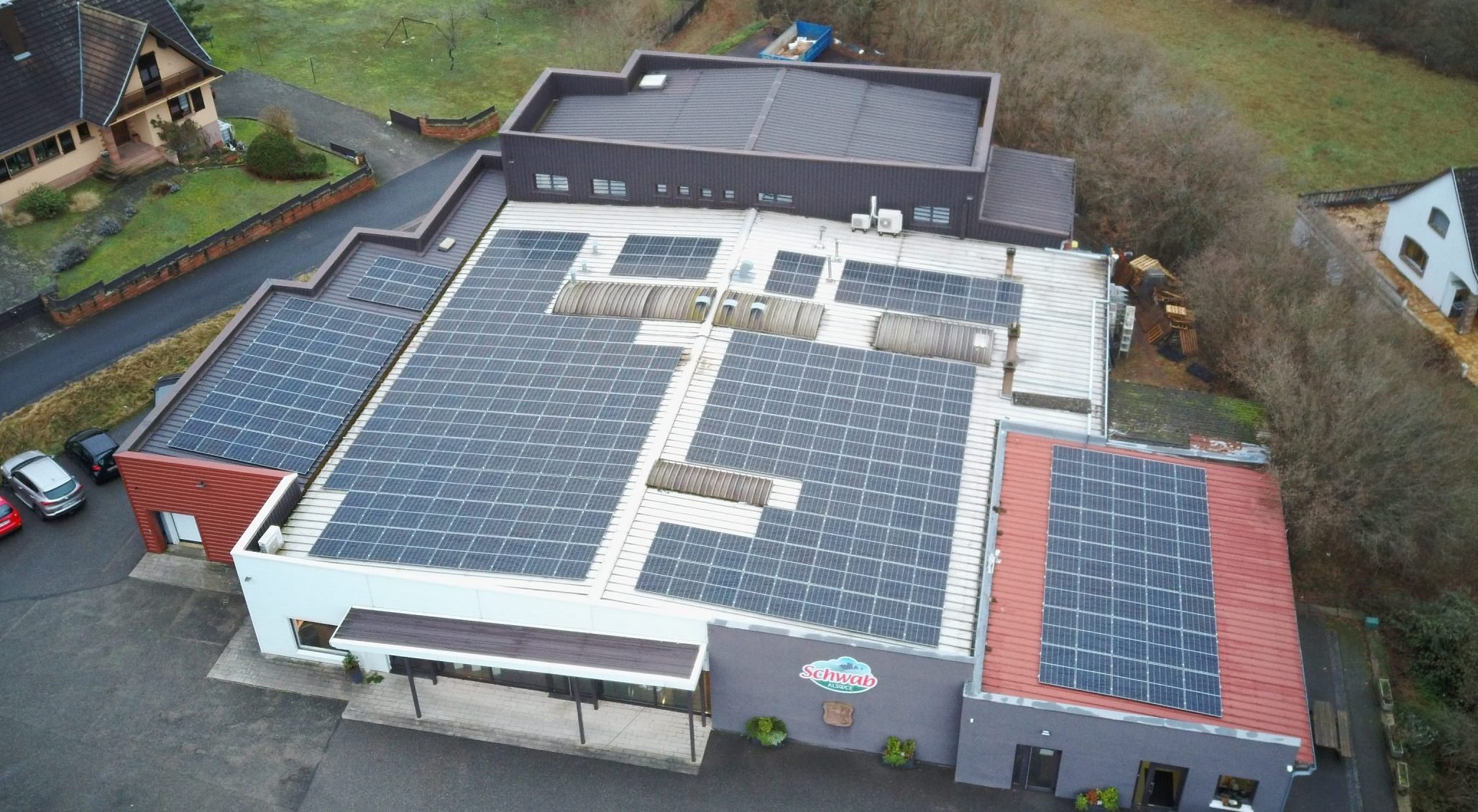 découvrez comment les panneaux solaires transforment votre maison en une centrale énergétique durable. grâce à une installation adaptée, réduisez vos factures d'électricité et contribuez à la protection de l'environnement.