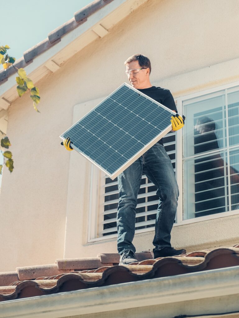 découvrez comment les panneaux solaires représentent un investissement rentable pour votre maison ou entreprise. profitez d'économies d'énergie significatives, d'aides financières et d'un impact positif sur l'environnement grâce à l'énergie renouvelable.