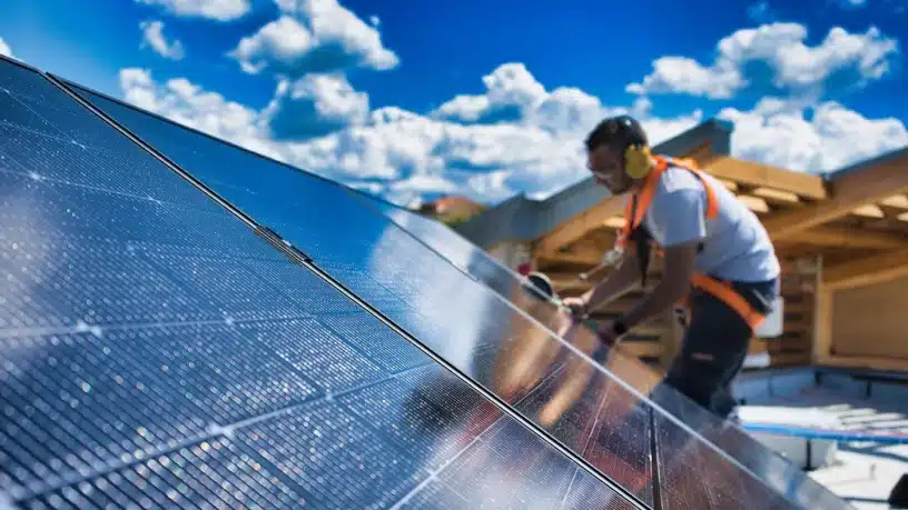 découvrez les prix des panneaux solaires en 2025 et les tendances du marché. informez-vous sur les différents types de panneaux, leurs performances et les économies d'énergie possibles. prenez une décision éclairée pour votre projet d'énergie renouvelable.