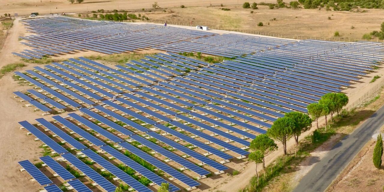 découvrez comment le financement photovoltaïque peut vous aider à investir dans l'énergie solaire. explorez les options disponibles pour rendre vos projets d'énergie renouvelable abordables et rentables, tout en contribuant à la transition énergétique. profitez d'avantages financiers et d'économies sur vos factures d'électricité grâce à des solutions adaptées à vos besoins.