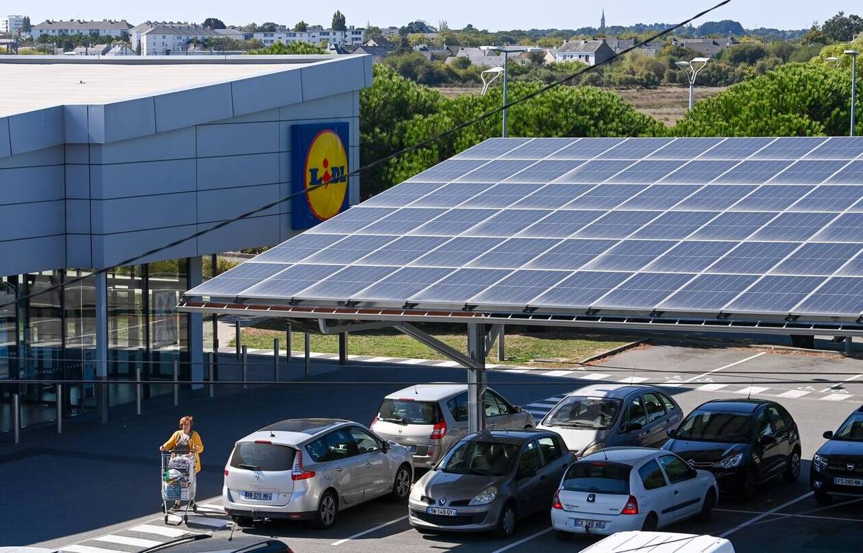 découvrez les avantages des panneaux photovoltaïques pour produire de l'énergie renouvelable. optimisez votre consommation énergétique tout en réduisant votre empreinte carbone grâce à une solution durable et économique.