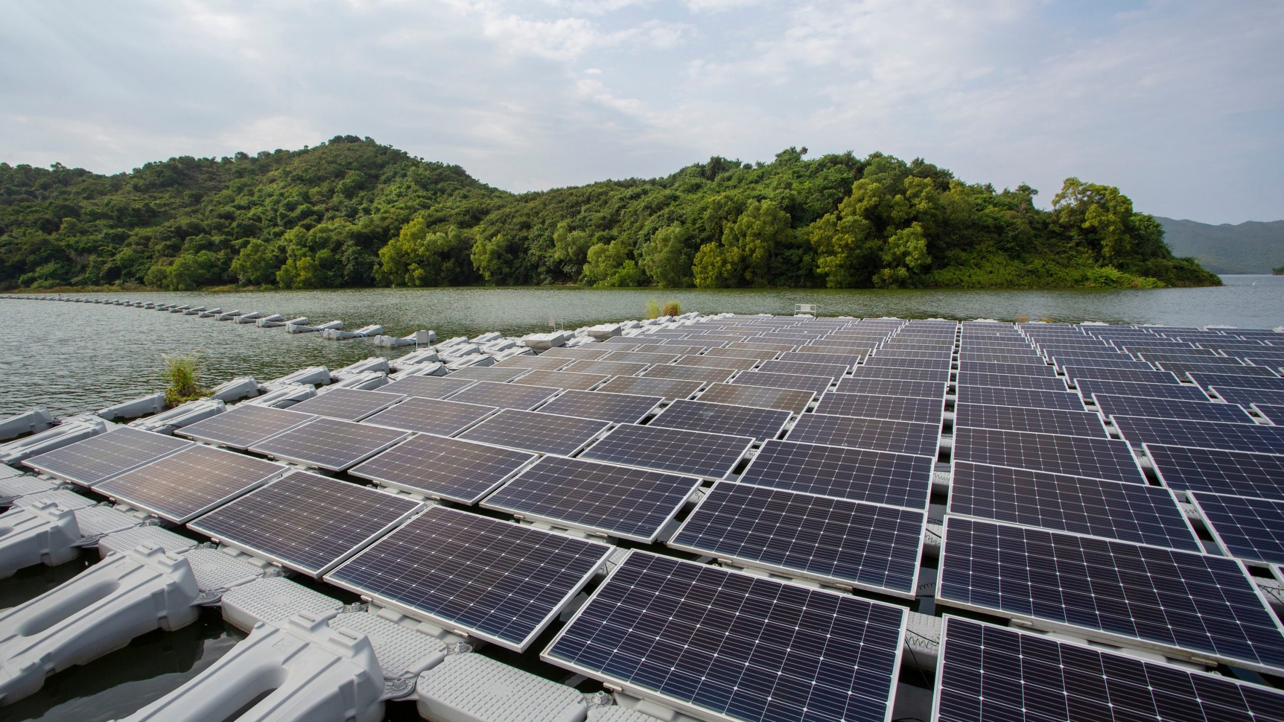 découvrez les dernières informations sur la fermeture de photowatt, une entreprise emblématique dans le secteur de l'énergie solaire. plongez dans les raisons de cette décision et son impact sur le marché des énergies renouvelables en france.