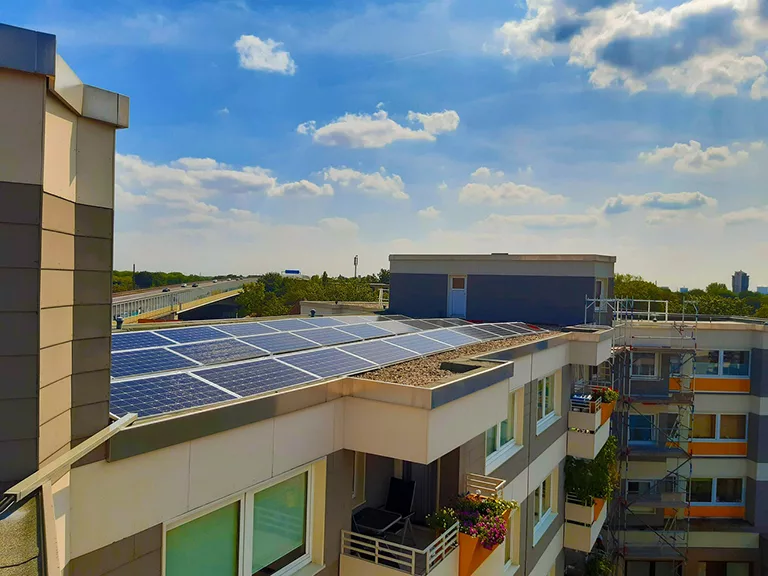 découvrez nos solutions d'installation photovoltaïque à lyon pour une énergie renouvelable et économique. profitez d'un accompagnement personnalisé pour votre projet solaire et réduisez votre facture d'électricité tout en préservant l'environnement.