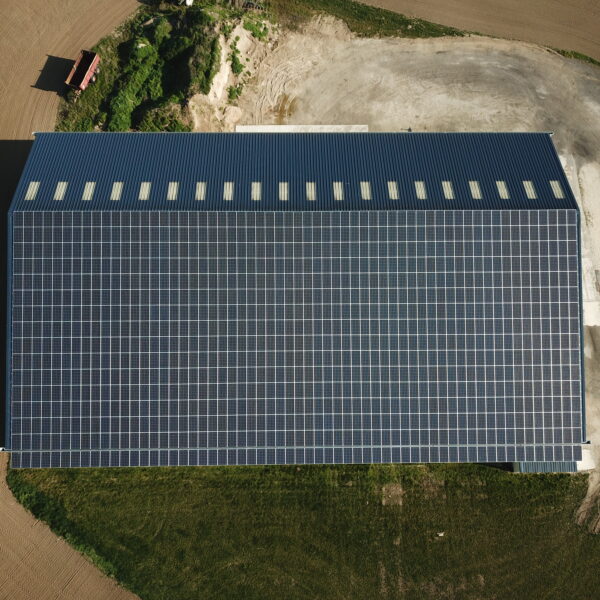 découvrez notre service d'installation photovoltaïque avec vente totale. profitez de l'énergie solaire pour réduire vos factures d'électricité tout en bénéficiant d'un revenu complémentaire grâce à la revente de votre surplus d'énergie. nous vous accompagnons de la conception à la mise en service de votre système d'énergie renouvelable.