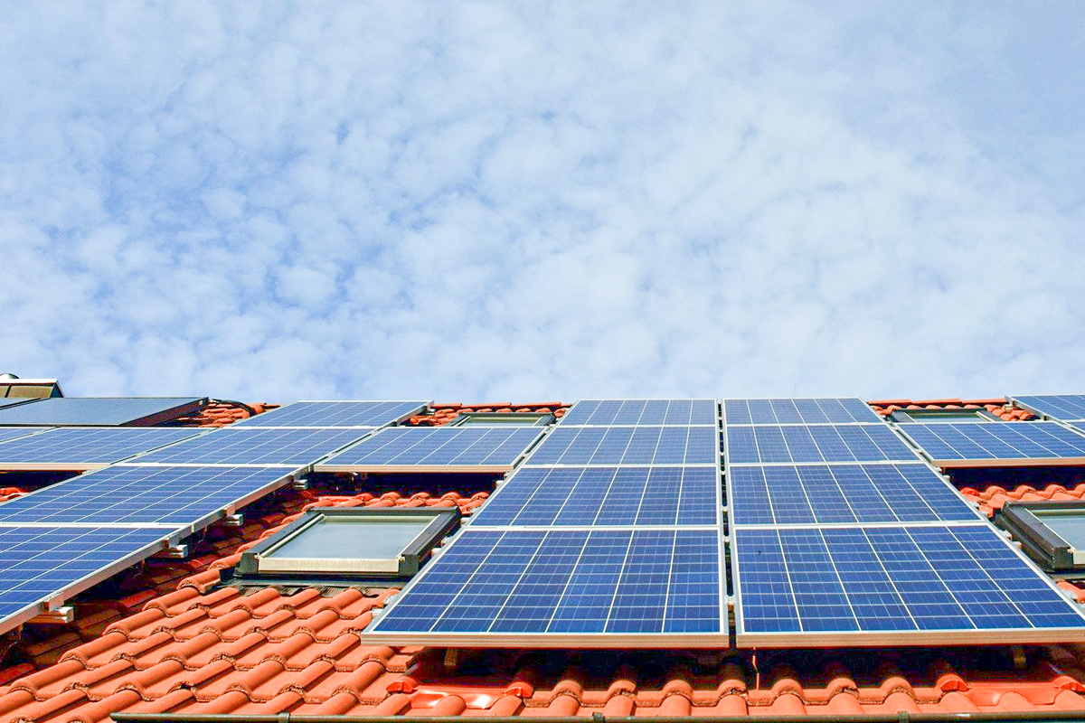 découvrez comment les panneaux solaires rentables peuvent vous faire économiser de l'argent tout en contribuant à la préservation de l'environnement. explorez les avantages financiers, les subventions possibles et les technologies innovantes qui rendent l'énergie solaire accessible à tous.