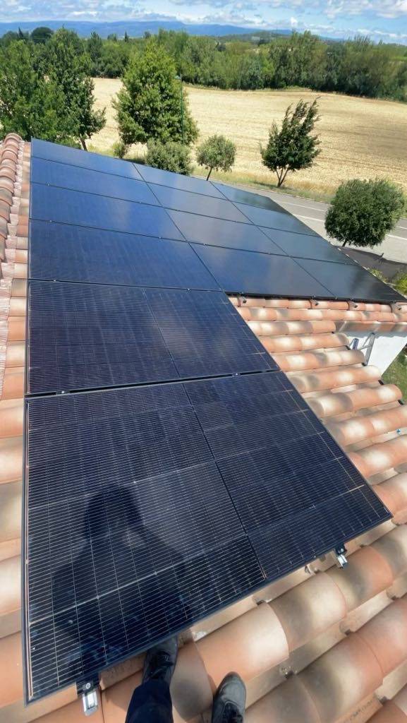 découvrez les prix d'installation d'une centrale photovoltaïque de 6 kwc. profitez d'une énergie renouvelable à moindre coût grâce à nos solutions adaptées et bénéficiez d'une estimation détaillée pour optimiser votre investissement énergétique.