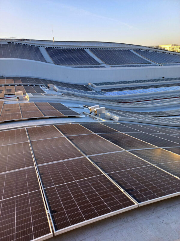 découvrez les avantages du photovoltaïque hors toiture pour une production d'énergie renouvelable efficace. optimisez votre espace tout en réduisant vos factures d'électricité grâce à des solutions innovantes et écologiques.