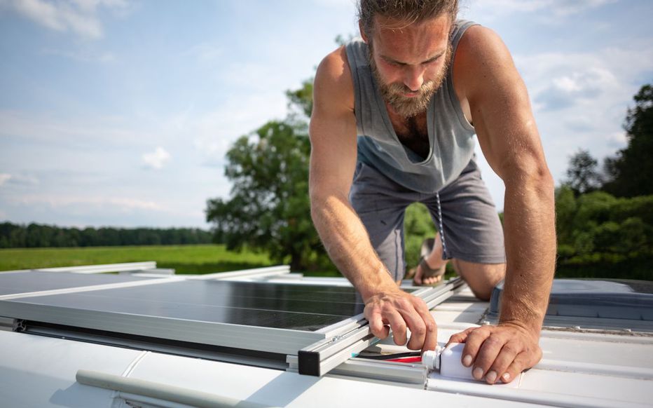 découvrez les prix d'installation de panneaux photovoltaïques pour votre caravane. profitez d'une énergie renouvelable et de solutions sur mesure pour un voyage écologique et autonome.