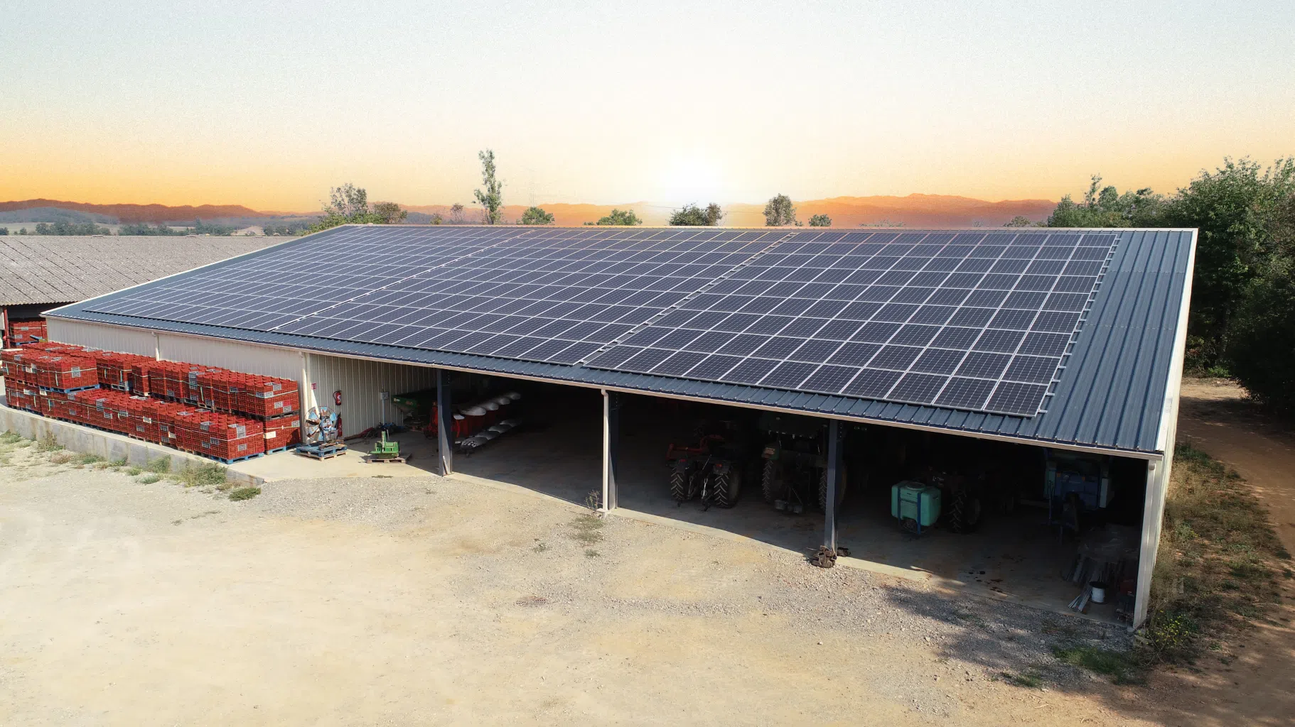 découvrez les avantages du photovoltaïque sur les hangars agricoles : une solution durable pour réduire vos coûts énergétiques, optimiser l'autonomie de votre exploitation et contribuer à la transition énergétique. explorez comment l'énergie solaire peut transformer votre agriculture tout en préservant l'environnement.