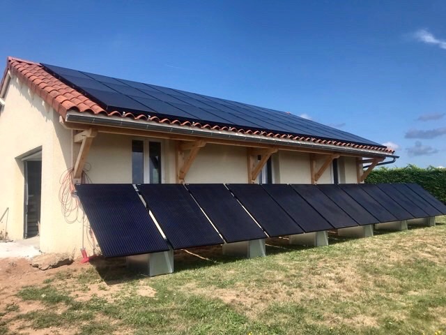 découvrez les avantages des panneaux photovoltaïques au sol, une solution écologique et économique pour optimiser votre production d'énergie renouvelable. idéaux pour les surfaces non utilisées, ils contribuent à réduire votre empreinte carbone tout en offrant un excellent rendement énergétique. informez-vous sur les installations, les coûts et les bénéfices à long terme.