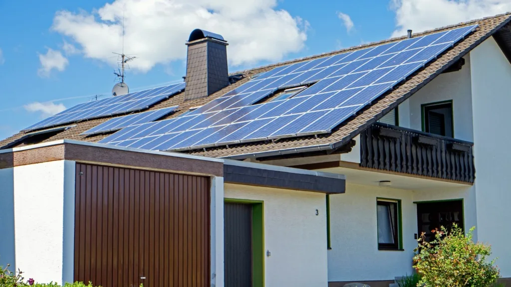 découvrez les prix du photovoltaïque au mètre carré et économisez sur votre facture d'énergie tout en contribuant à la transition écologique. comparez les offres et faites le choix durable qui profitera à votre portefeuille et à la planète.