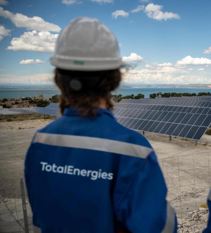 découvrez comment les énergies alternatives façonnent l'avenir des entreprises. explorez des solutions innovantes et durables pour réduire l'empreinte carbone et s'adapter aux défis environnementaux, tout en favorisant la croissance économique.