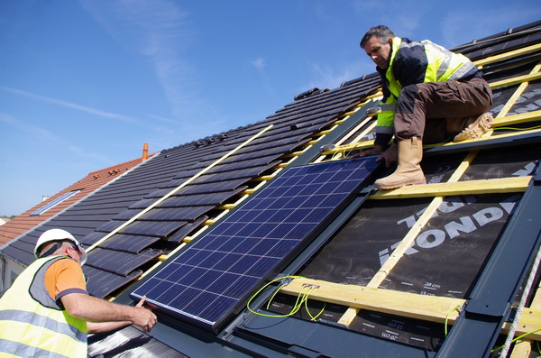 découvrez les erreurs courantes lors de l'installation de systèmes photovoltaïques et apprenez comment les éviter pour garantir une performance optimale et un investissement rentable. maximisez l'efficacité de votre installation solaire avec nos conseils experts.