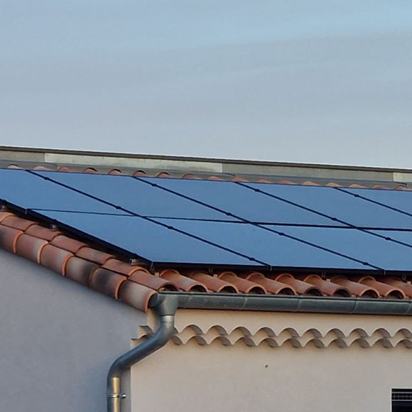 découvrez les solutions photovoltaïques en ardèche pour produire votre propre énergie verte. profitez des avantages d'une installation solaire adaptée à vos besoins et engagez-vous pour une démarche éco-responsable.