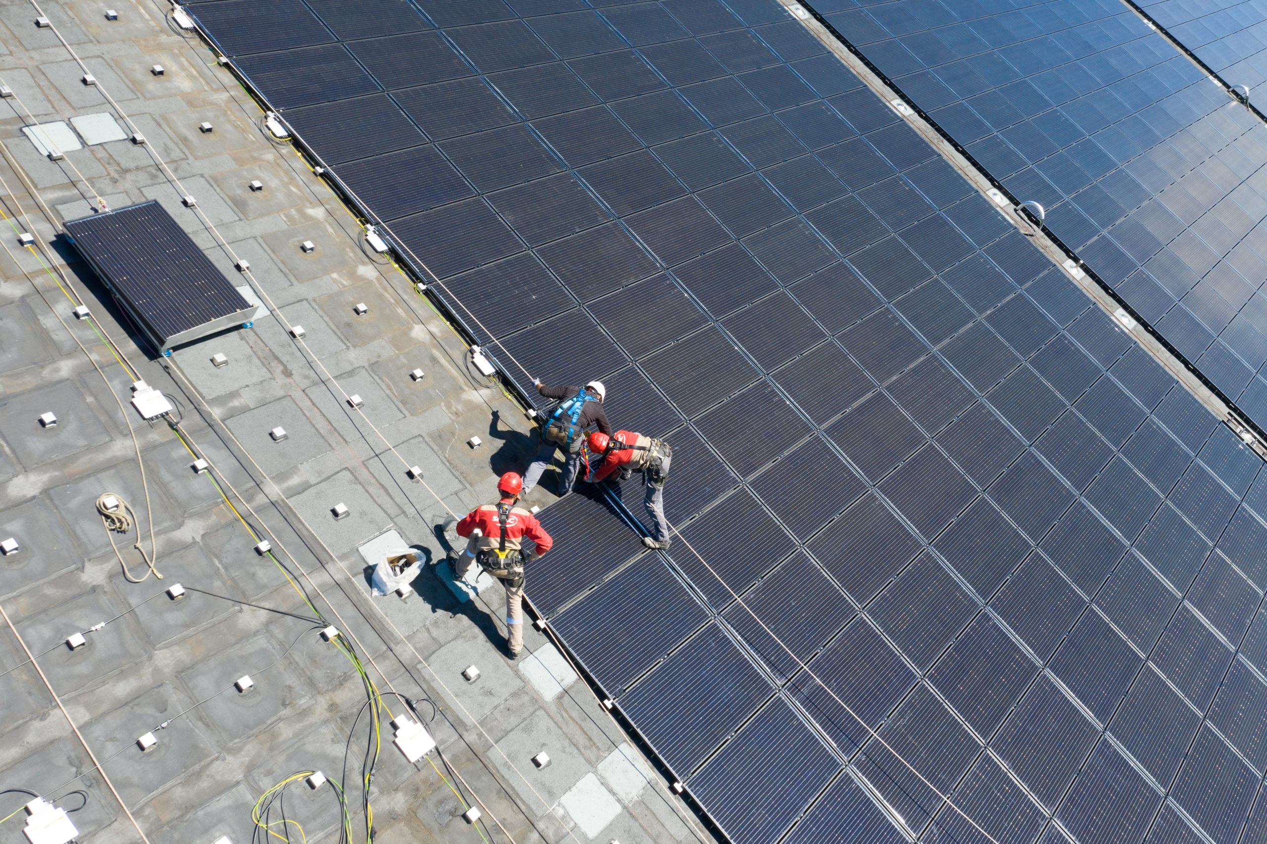 découvrez nos solutions de panneaux photovoltaïques industriels à montargis. optimisez votre consommation d'énergie et réduisez vos coûts grâce à une énergie renouvelable efficace et durable. contactez-nous pour un devis personnalisé.