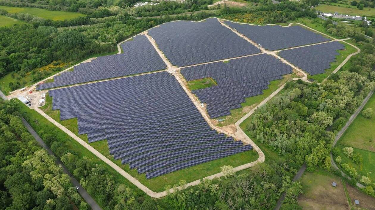 découvrez comment investir dans l'énergie solaire peut transformer votre avenir financier tout en contribuant à un monde plus durable. explorez les avantages, les technologies et les opportunités d'investissement dans le secteur solaire.