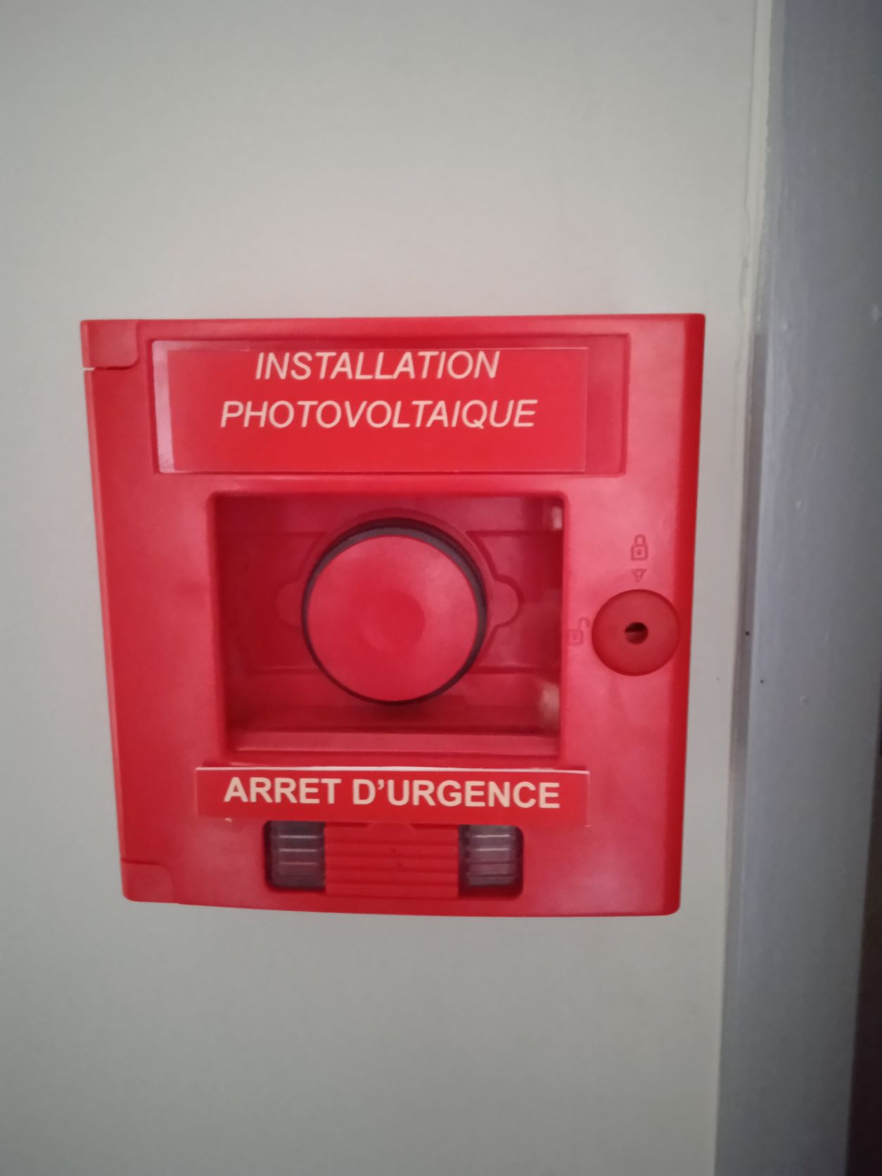 arret-photovoltaique-2 arret d urgence sur installation photovoltaique