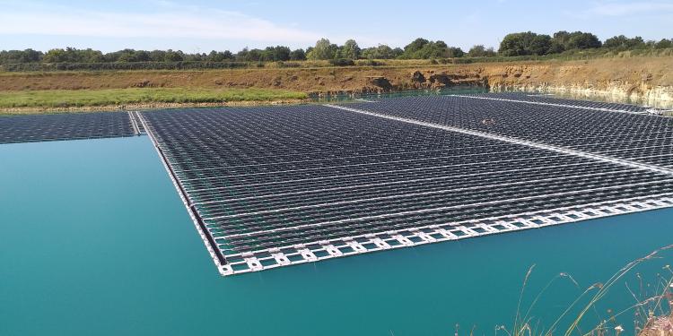 découvrez les solutions de financement pour vos projets photovoltaïques. optimisez votre investissement en énergie renouvelable et réduisez votre facture d'électricité grâce à des aides financières adaptées. informez-vous sur les options disponibles pour rendre le solaire accessible à tous.