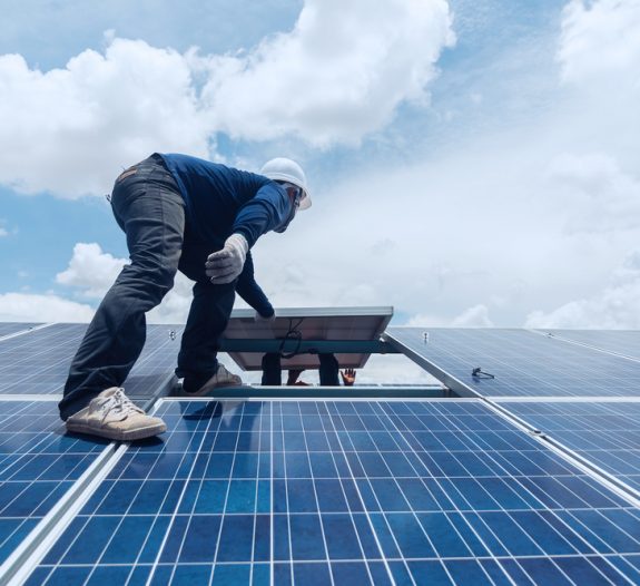 découvrez les démarches et les conditions nécessaires pour obtenir une autorisation de toiture photovoltaïque. informez-vous sur les régulations, les avantages et les étapes pour installer des panneaux solaires sur votre toit.