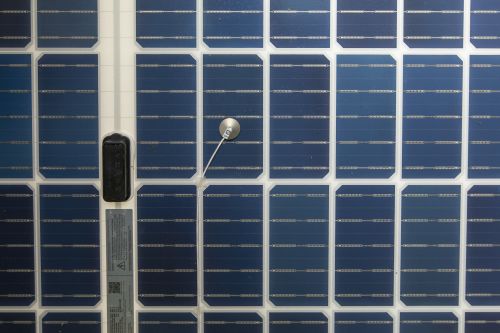 avantages-panneaux-bifaciaux-solaire-1 Les avantages des panneaux bifaciaux dans la production d'énergie solaire