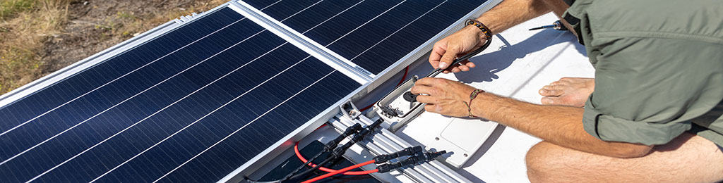 découvrez tout sur le câblage photovoltaïque : les techniques, les matériaux et les conseils essentiels pour optimiser l'installation de votre système solaire et maximiser votre production d'énergie renouvelable.