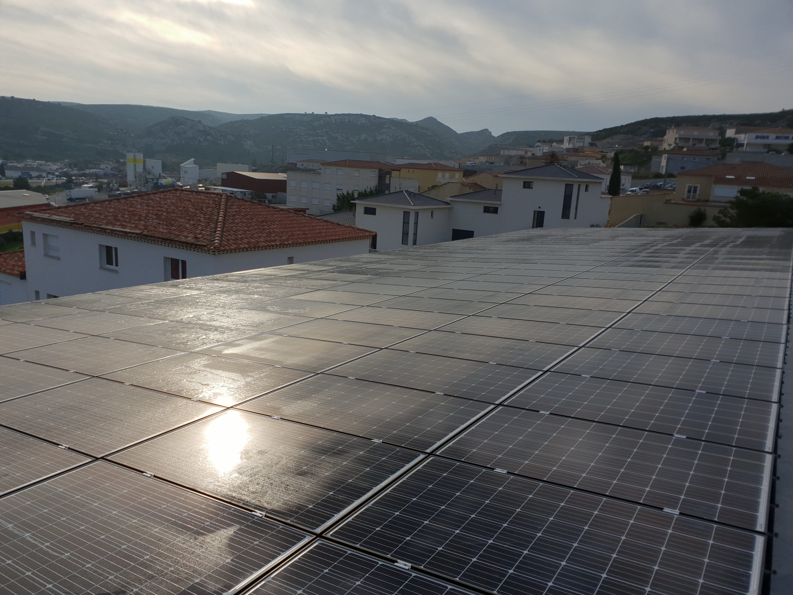 centrale-photovoltaique-100-kwc-1 Optimiser votre énergie : l'installation d'une centrale photovoltaïque de 100 kWc