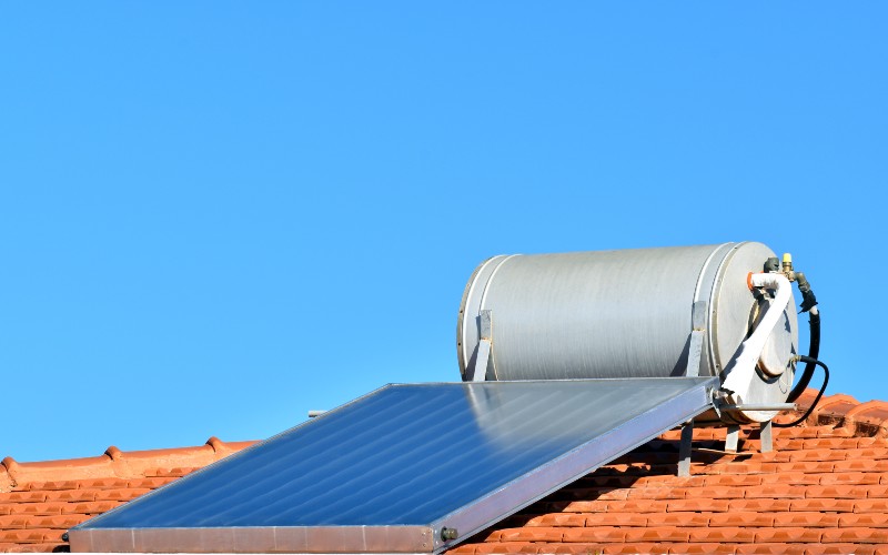 chauffe-eau-solaire-economique Découvrez pourquoi installer un chauffe-eau solaire pourrait vous coûter moins cher que vous ne le pensez !