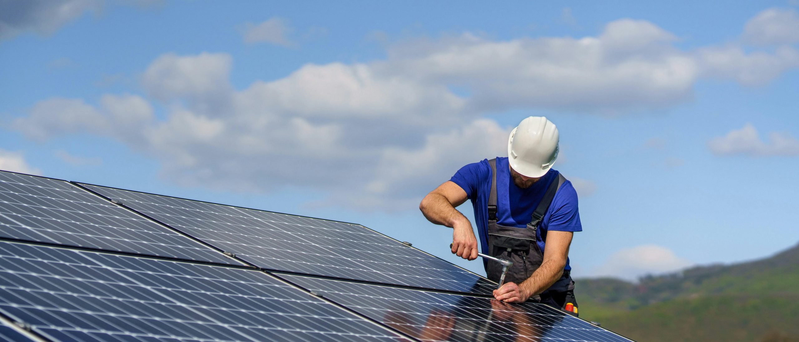 découvrez le coût d'installation d'une centrale photovoltaïque de 36 kwc. optimisez votre investissement énergétique tout en bénéficiant d'économies sur vos factures d'électricité. informez-vous sur les aides disponibles et les retours sur investissement pour votre projet solaire.