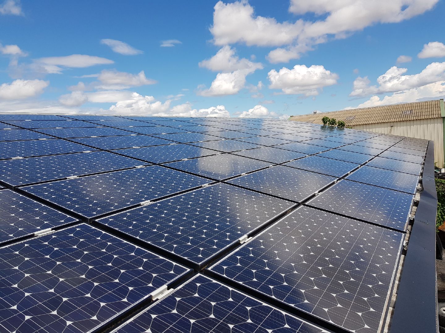 controle-photovoltaique-5 Contrôle annuel des installations photovoltaïques : pourquoi c'est essentiel pour votre investissement