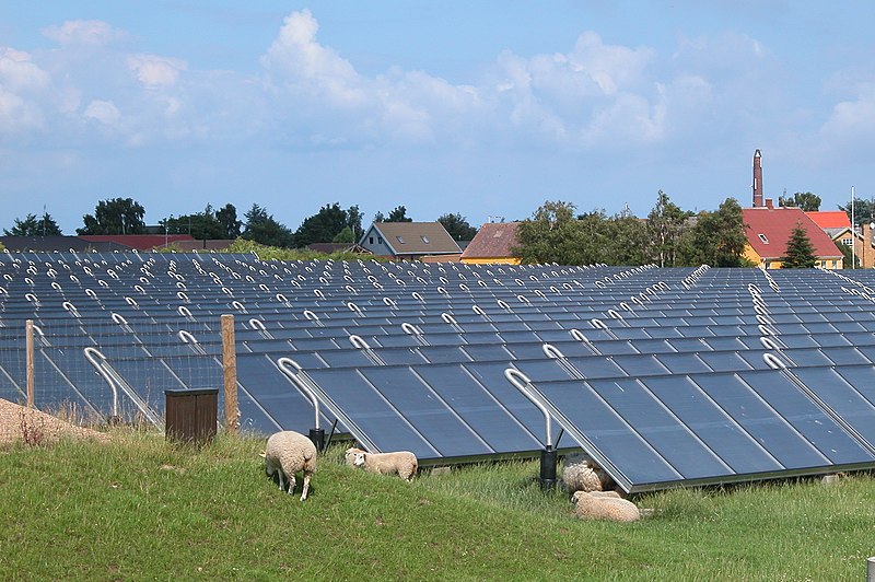 découvrez comment le couplage réseau solaire permet d'optimiser la production d'énergie renouvelable tout en garantissant une intégration efficace dans le réseau électrique. apprenez-en plus sur les avantages et les solutions disponibles pour un futur énergétique durable.