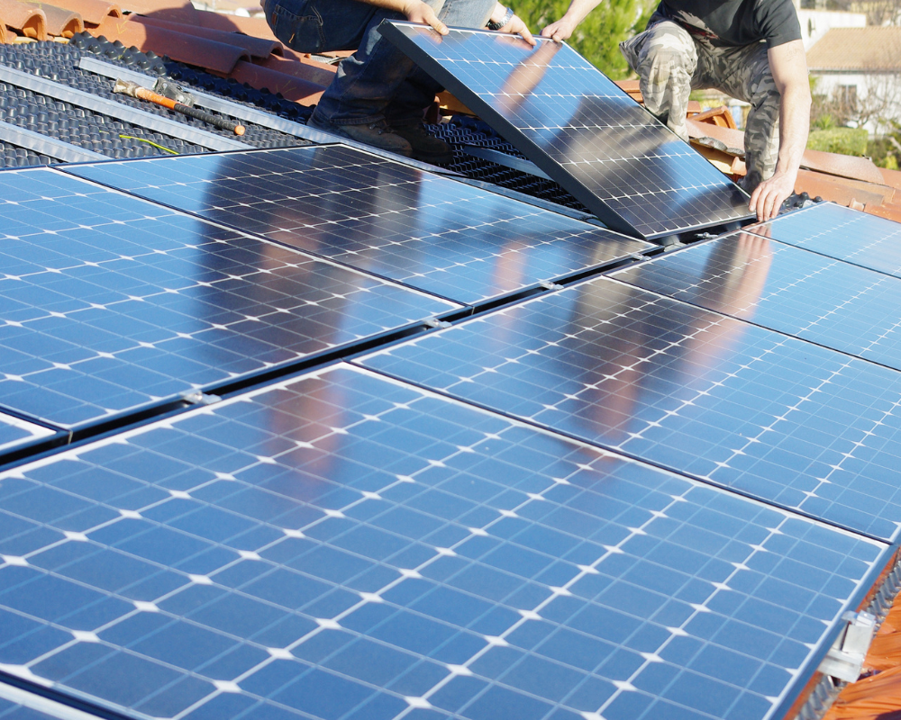 cout-panneaux-solaires-2 Découvrez combien coûte vraiment un panneau solaire et les économies que vous pourriez réaliser !
