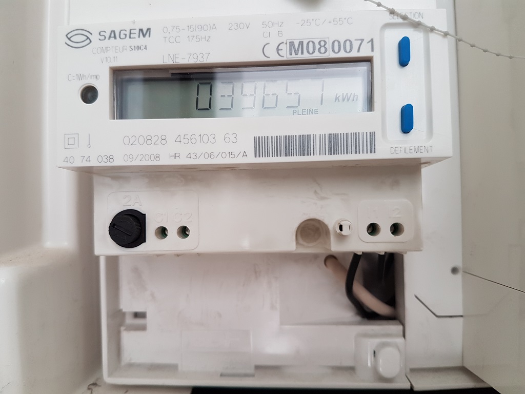 disjoncteur-pluie-1 Installation photovoltaïque : que faire si ça disjoncte par temps de pluie ?