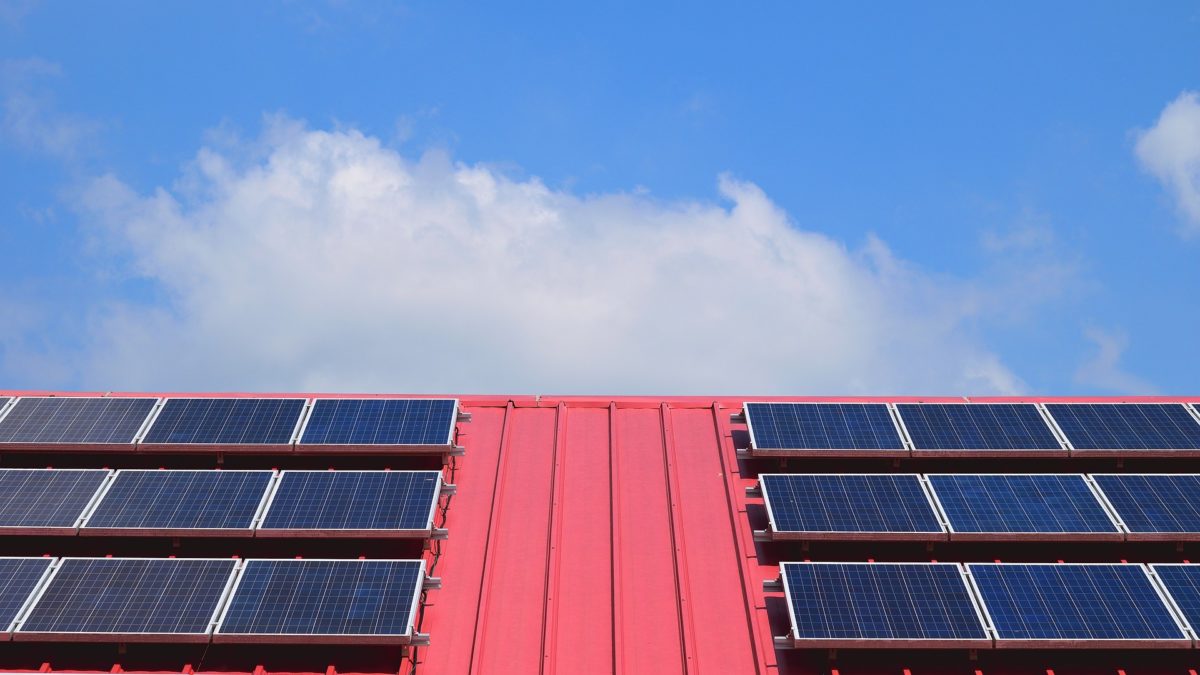 economie-panneaux-solaires-17 Découvrez pourquoi le prix des panneaux solaires au m2 pourrait vous faire économiser des milliers d'euros !