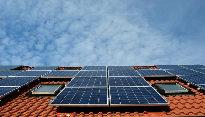 economie-photovoltaique-1 Découvrez comment vous pouvez économiser des milliers d'euros grâce à l'aide pour le photovoltaïque !