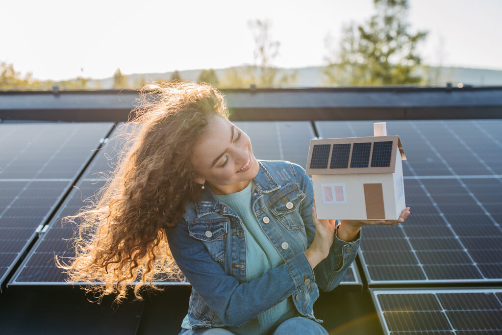 electricien-et-panneaux-photovoltaiques-1 Vous ne croirez jamais comment un électricien a transformé sa carrière grâce aux panneaux photovoltaïques