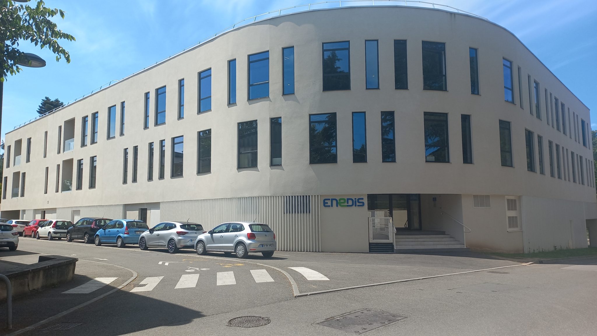 découvrez tout sur enedis et l'énergie photovoltaïque. informez-vous sur les services, l'optimisation de votre installation solaire et les démarches administratives pour bénéficier de l'énergie renouvelable avec enedis.