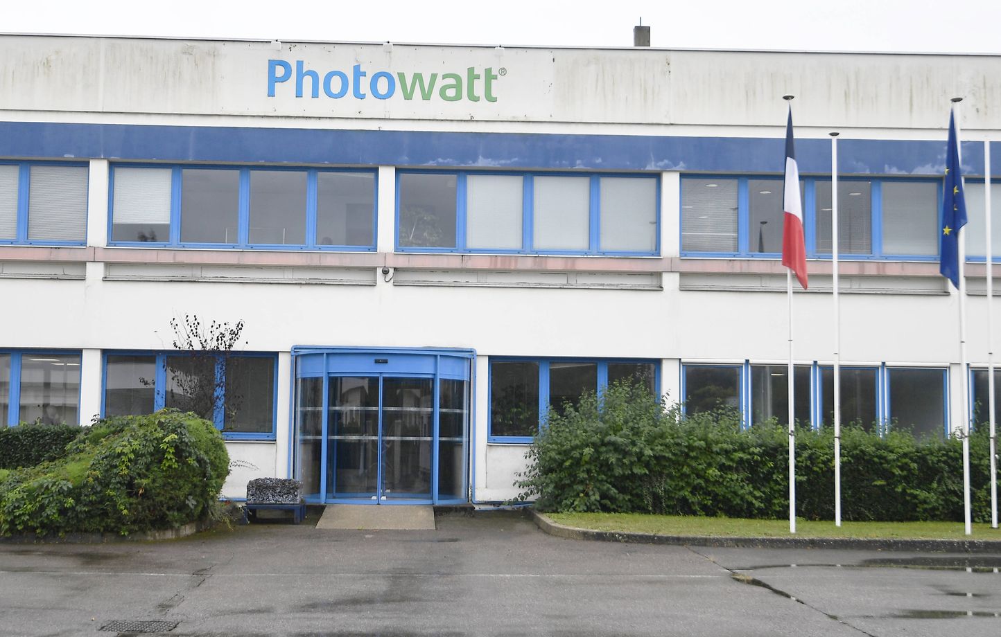 fermeture-photowatt Fermeture de Photowatt : EDF met fin à l'exploitation des usines de panneaux solaires dans le Nord-Isère, laissant 162 employés dans l'incertitude