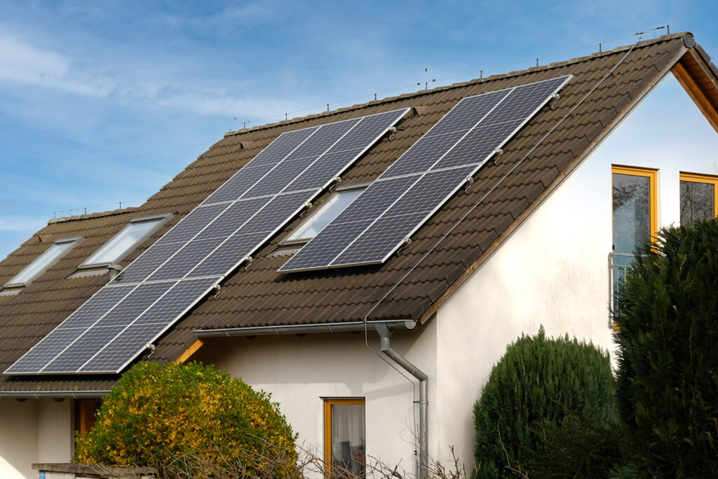 guide-installation-photovoltaique-12-kwc-1 Installation photovoltaïque de 12 kWc : guide complet pour débutants