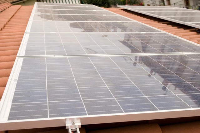 guide-panneaux-photovoltaiques-leroy-merlin-3 Installation de panneaux photovoltaïques avec Leroy Merlin : guide pratique pour faire des économies d'énergie